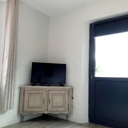 Дом отдыха Maison Confortable A Avec Garage. *