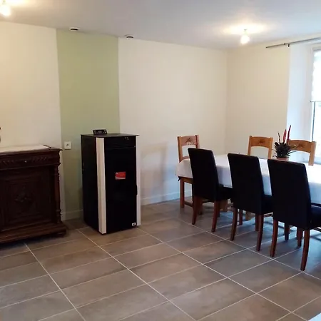 Maison Confortable A Avec Garage. Saint-Vaast-d'Equiqueville