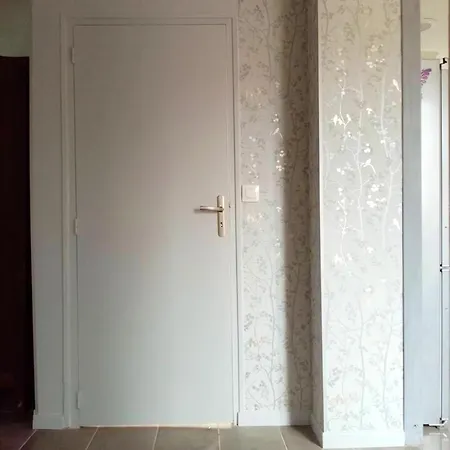 Maison Confortable A Avec Garage. Дом отдыха