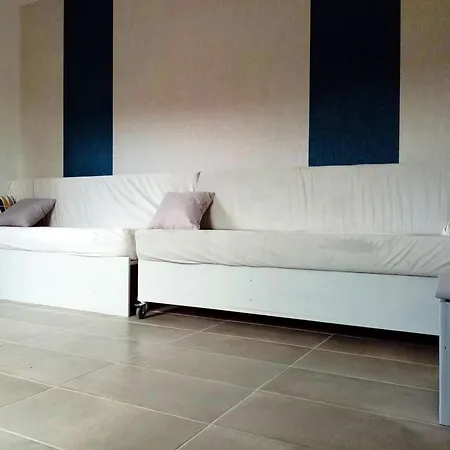 Maison Confortable A Avec Garage. *